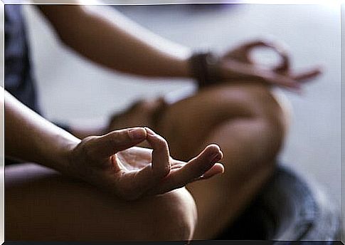 Know the 4 fundamental steps to start meditating