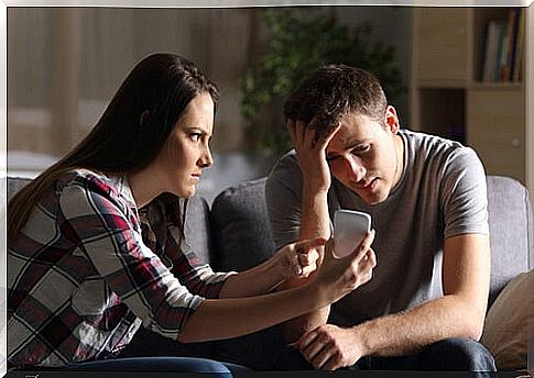 Woman with Othello syndrome angry because she suspects that her partner is unfaithful