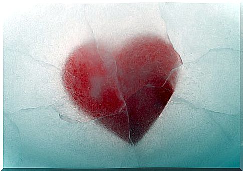 Frozen heart for unrequited love